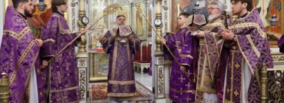 В Неделю 5-ю Великого поста архиерей совершил Литургию в нашем соборе